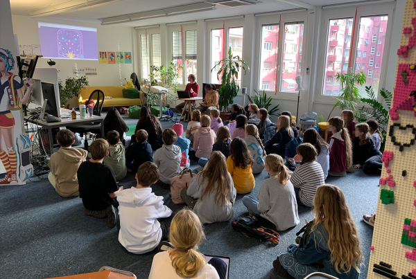 Kids at Zukunftstag at serious games and gamification agency Gbanga. Kinder am Zukunftstag bei Gbanga, der Serious Games und Gamification Agentur.